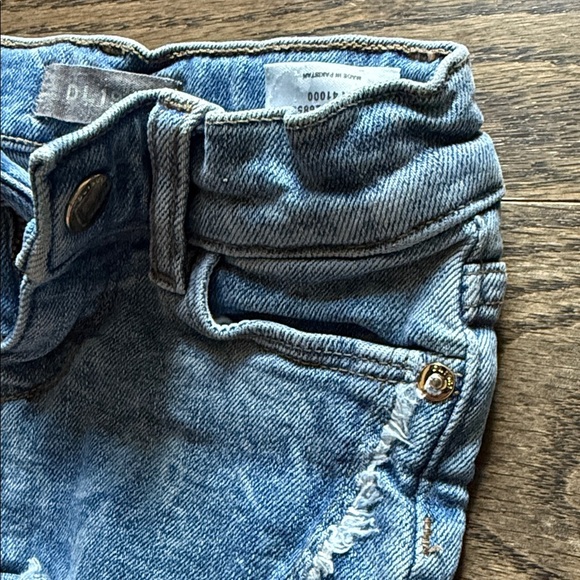 DL1961 Distressed Blue Jean Shorts 2T 18-24 months baby toddler kids - Picture 5 of 6